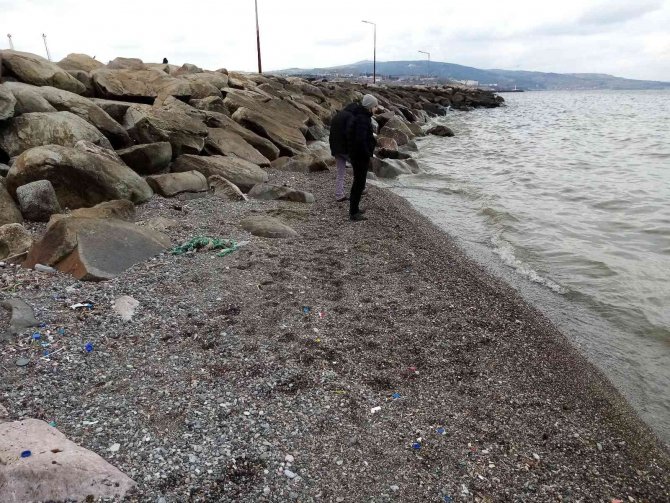 Bandırma’da İki Aydır Çekilen Deniz Eski Haline Gelmedi