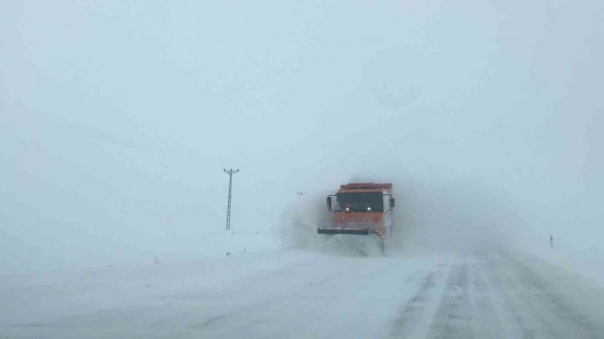 Yüksek Kesimlerde Kar Ve Tipi