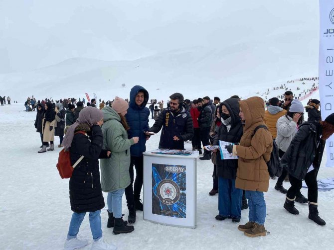 Bingöl Polisi, Siberay Projesi Kapsamında Bin 500 Kişiyi Bilgilendirdi