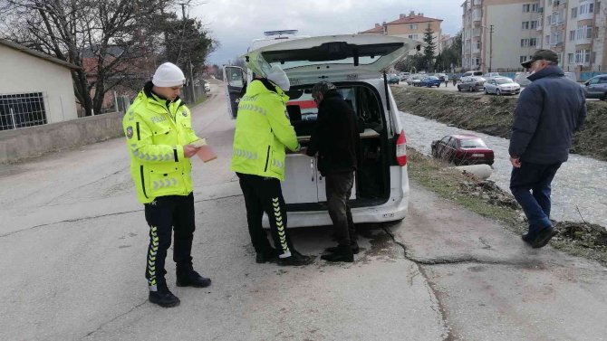 Bolu’da, Alkollü Sürücü Otomobille Dereye Uçtu