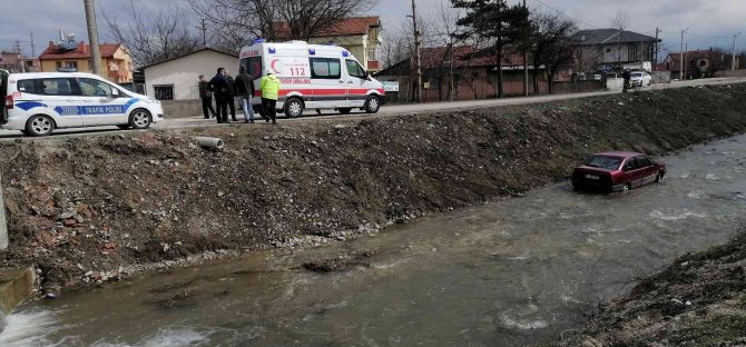 Bolu’da, Alkollü Sürücü Otomobille Dereye Uçtu