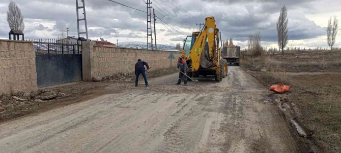 Bünyan’da Yol Bakım Çalışmaları Devam Ediyor