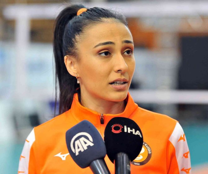 Simge Aköz: “Tek Amacımız Kupayı Eve Getirmek”