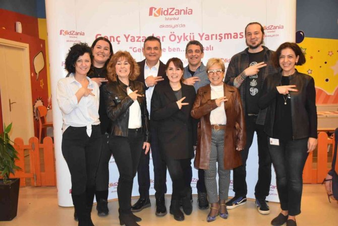 “Sen De Yaz” Öykü Yarışması Jüri Üyeleri Kidzania’da Buluştu