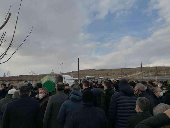 Prof. Dr. Tozlu Son Yolculuğuna Uğurlandı