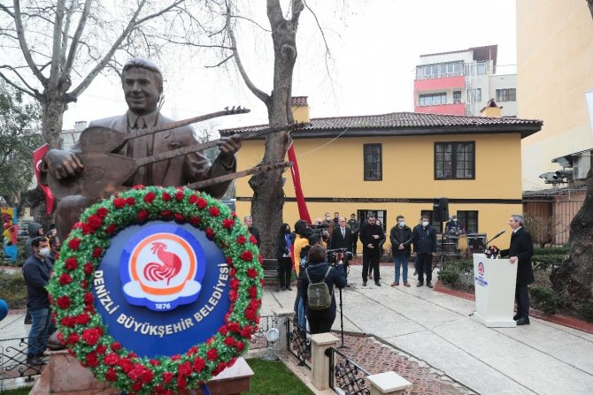 Büyük Usta Özay Gönlüm Unutulmadı