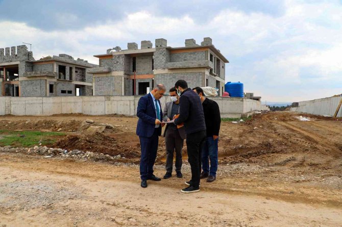 Di̇ski̇’den Sur İlçesine Kanalizasyon Ve İçme Suyu Hattı