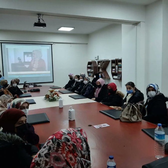 Üreten Kadınlara Eğitimler Devam Ediyor