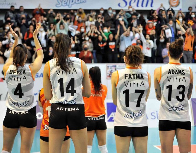 Eczacıbaşı Dynavit, Cev Kupası’nda Finalde