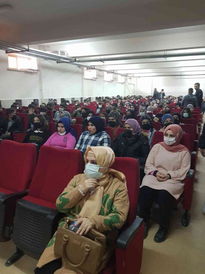 Yazıkonak Belediyesinden Öğrencilere Eğitim Semineri