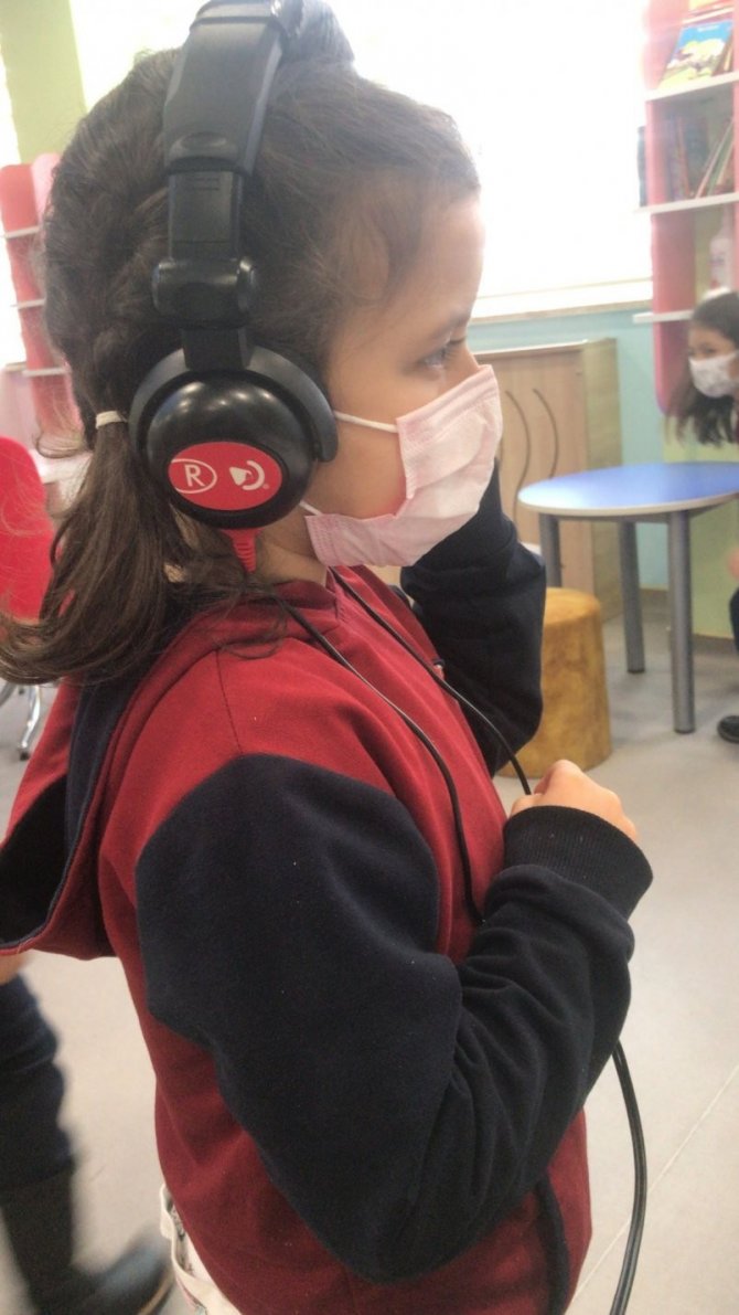 İ̇lkokul Öğrencileri İşitme Tarama Testlerinden Geçiriliyor