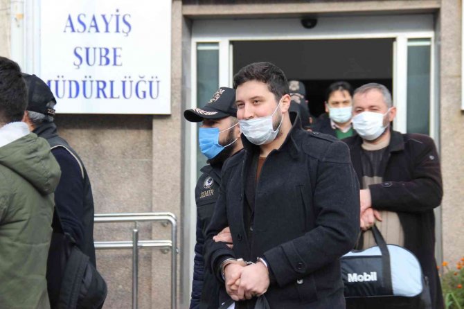 İ̇zmir’deki Fetö Operasyonunda, Eyalet Kasası Suçunu İtiraf Etti