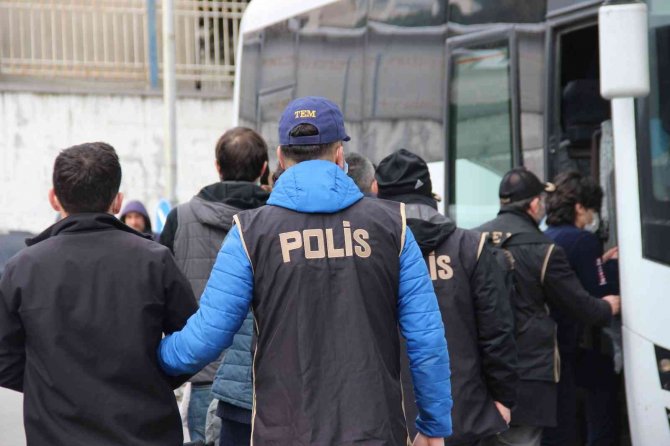 İ̇zmir’deki Fetö Operasyonunda, Eyalet Kasası Suçunu İtiraf Etti