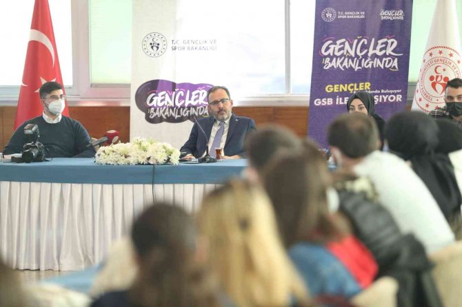 Bakan Kasapoğlu, Amasyalı Gençleri Ağırladı