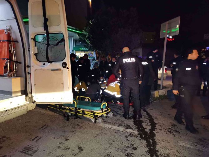 İ̇zmir’de Polis Aracı Kaza Yaptı: 2 Polis Yaralı