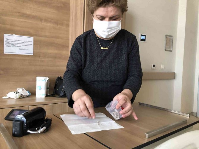 Mesanesinden 39 Adet Fındık Büyüklüğünde Taş Çıktı