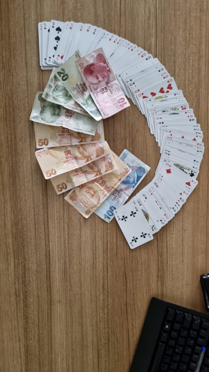 Kumar Oynayan 10 Kişi Yakalandı