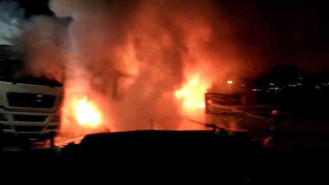 Kırıkkale’de Sabaha Karşı Sıcak Dakikalar: 3 Tır Alevlere Teslim Oldu