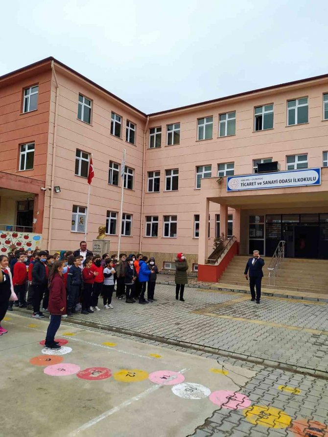 Lüleburgaz’da Okullarda Gerçeği Aratmayan Deprem Tatbikatı