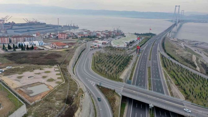 Dilovası’na Köprü Manzaralı Seyir Terası