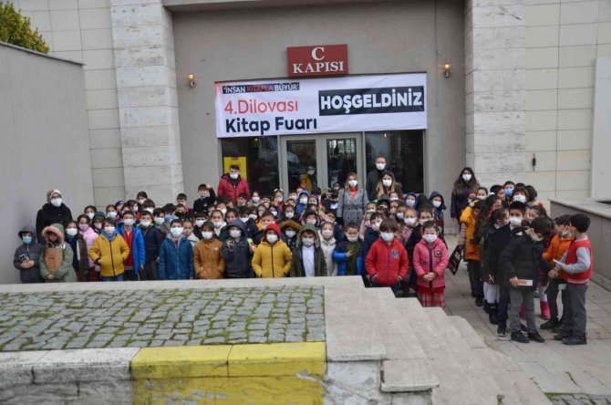 Yazarlar Ve Okuyucular Kitap Fuarı’nda Buluştu