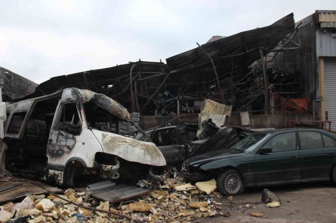 Kocaeli’de 7 İş Yerinin Yandığı Felaketin Boyutu Gündüz Görüntülendi