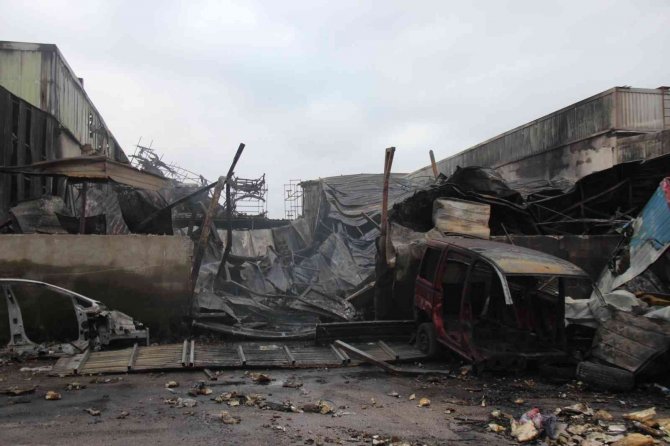 Kocaeli’de 7 İş Yerinin Yandığı Felaketin Boyutu Gündüz Görüntülendi