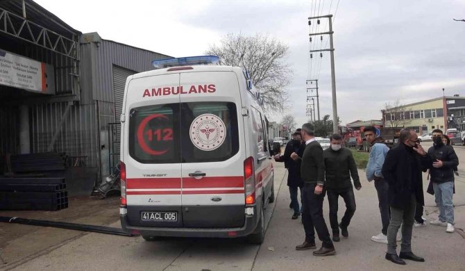 Mesleki Eğitim Merkezi Öğrencisi Bıçakla Yaralandı