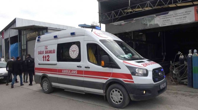 Mesleki Eğitim Merkezi Öğrencisi Bıçakla Yaralandı