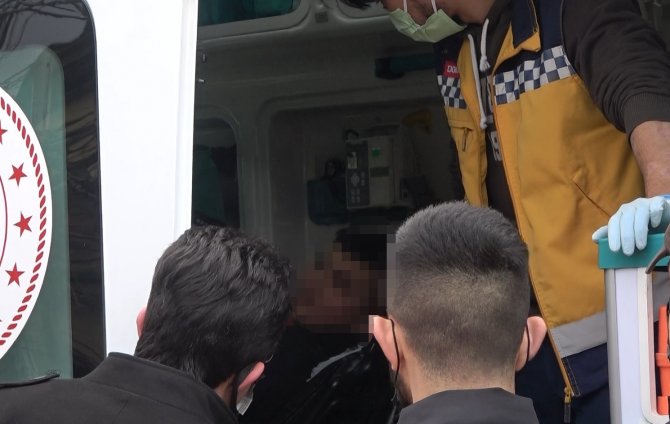 Mesleki Eğitim Merkezi Öğrencisi Bıçakla Yaralandı