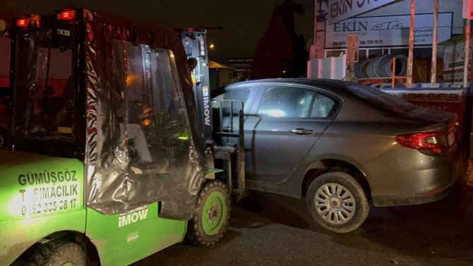 Yedek Parça Dükkanında Çıkıp 6 İş Yerine Sıçrayan Yangında Bir Kişi Dumandan Etkilendi