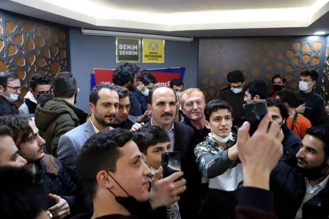 Başkan Altay Çalışan Gençlerle Buluştu