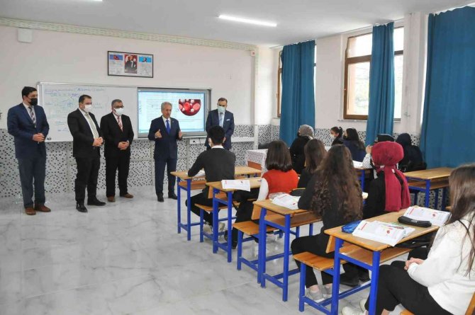 Başkan Akkaya Gençlerle Buluşmayı Sürdürüyor