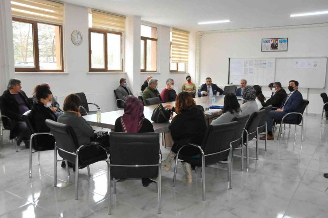 Başkan Akkaya Gençlerle Buluşmayı Sürdürüyor