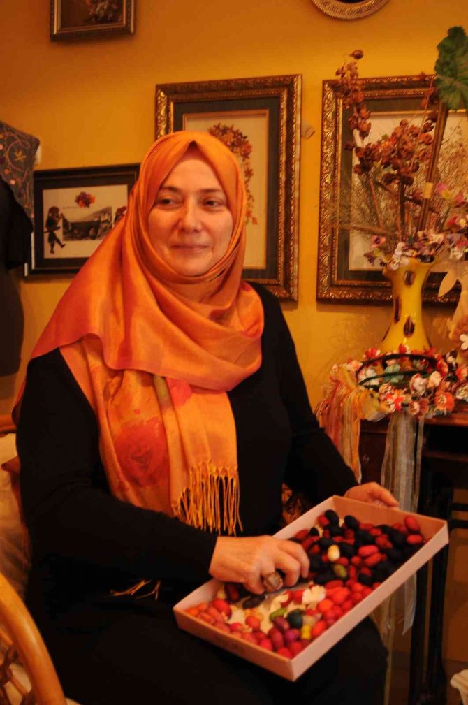 Unutulmaya Yüz Tutmuş El Sanatını Gelecek Nesillere Aktarıyor