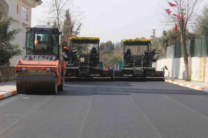 Büyükşehir Belediyesi Yolları Yenilemeye Devam Ediyor