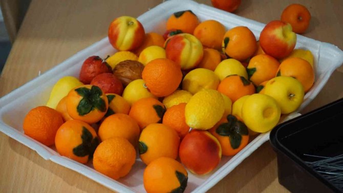 Minik Öğrenciler Osmanlı Mirası Mis Meyve Sabunu Yapmayı Öğrendi