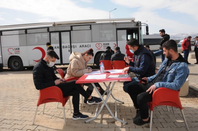 Munzur Üniversitesinde Kan Bağışı Kampanyası