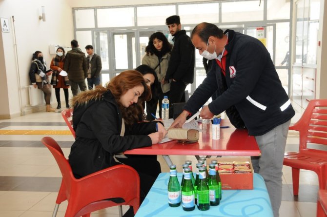 Munzur Üniversitesinde Kan Bağışı Kampanyası