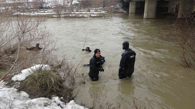 Karasu Nehri’ne Düşen Yağmur’u Arama Çalışmalarına 8. Günde De Ara Verildi
