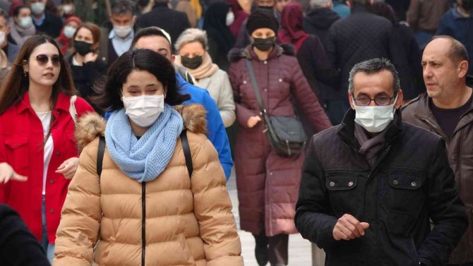 Uzmanından Sevindirici Haber: “Son Varyant Yüz Güldürücü, Virüs Kendi Kendini Yok Ediyor”