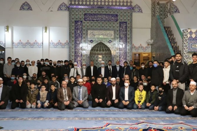 Pehlivan Öğrencilerle Camide Buluştu