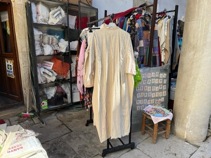 Çeyizlerden Çıkan Asırlık Ketenleri Yeniden İşliyor