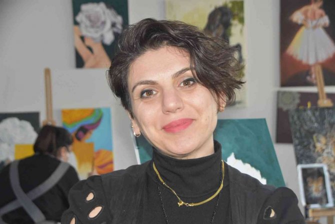 Sinoplu Kadınlar Yeteneklerini Tuvale Yansıtıyor