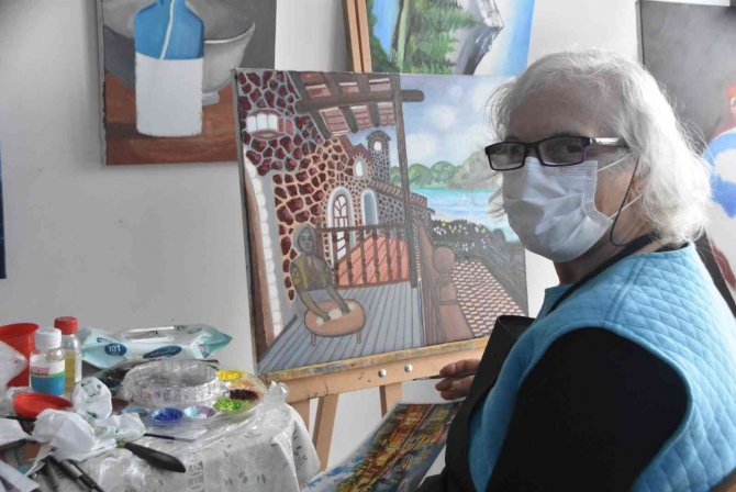 Sinoplu Kadınlar Yeteneklerini Tuvale Yansıtıyor