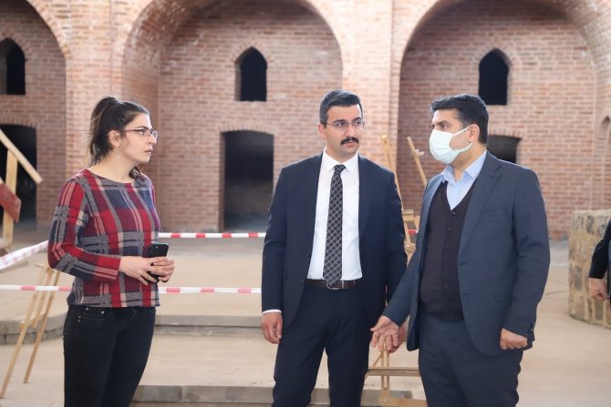 Kaymakam Tunç, Tarihi Mekanlarda İncelemelerde Bulundu