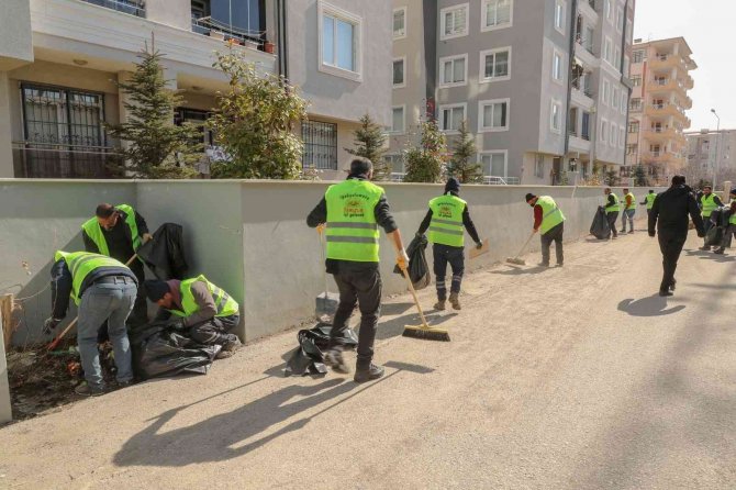 İ̇pekyolu Belediyesinden Bahar Temizliği