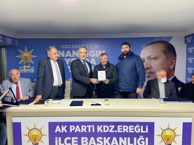 Ak Parti’de Kurucu Yönetim Bir Araya Geldi