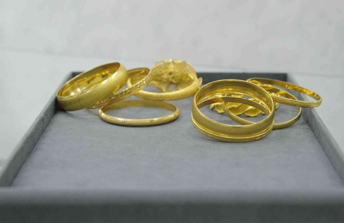 Altın Tasarruf Sistemi Devrede, Kuyumcular Yastıkaltı Altınları Teslim Alıyor