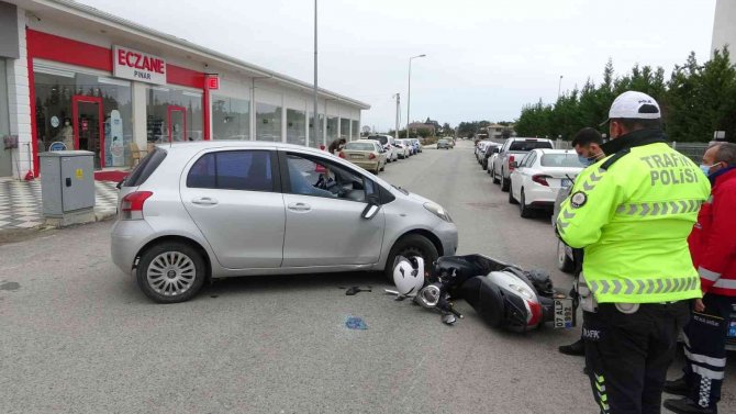 Motosiklet Sürücüsünü Kazada Taktığı Kask Kurtardı